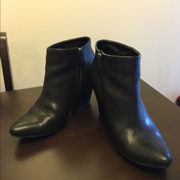 Kenneth Cole Reaction Black leather ankle boots - Picture 4 of 4